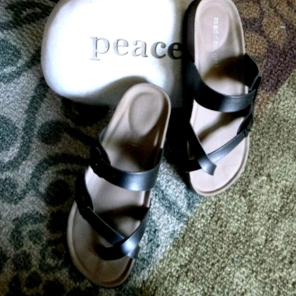 NWOB Madden Girl Bryceee black slide sandal